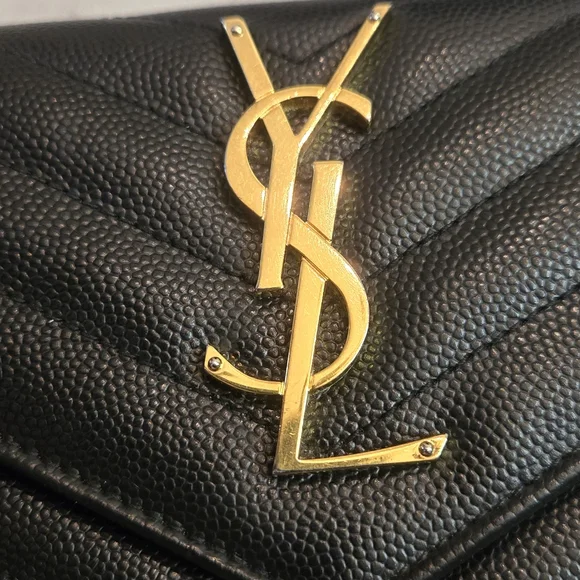 Saint Laurent Grain De Poudre Matelasse Chevron Monogram Flap Wallet - Black - Picture 2 of 15